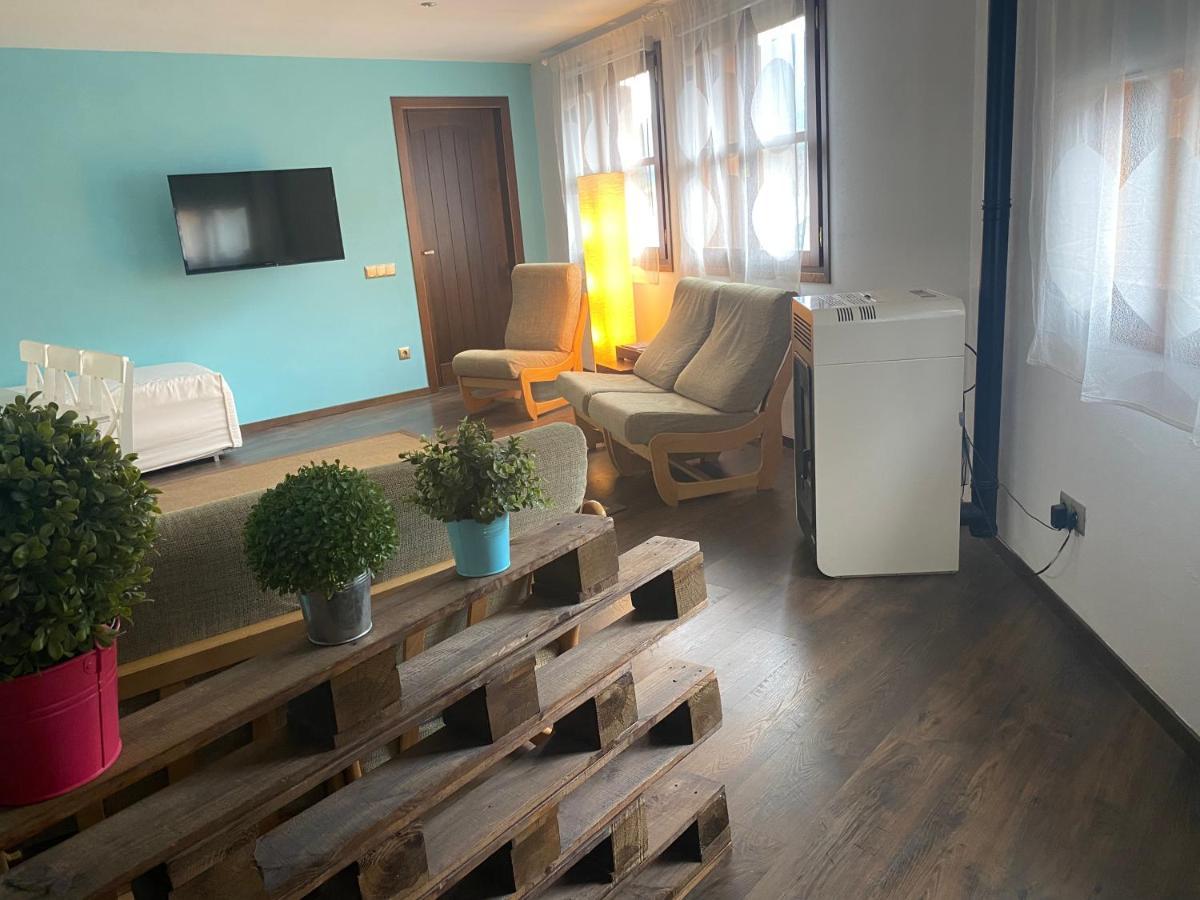 Precioso Apartamento En Еспот Екстер'єр фото